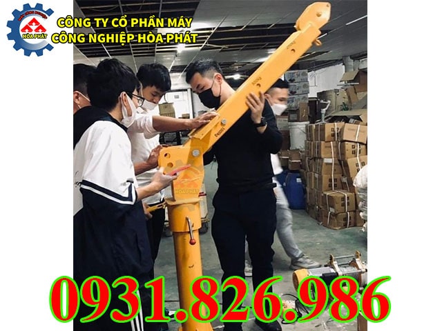 Cẩu xoay khung lắp ô tô 1 tấn nhập khẩu Trung Quốc.