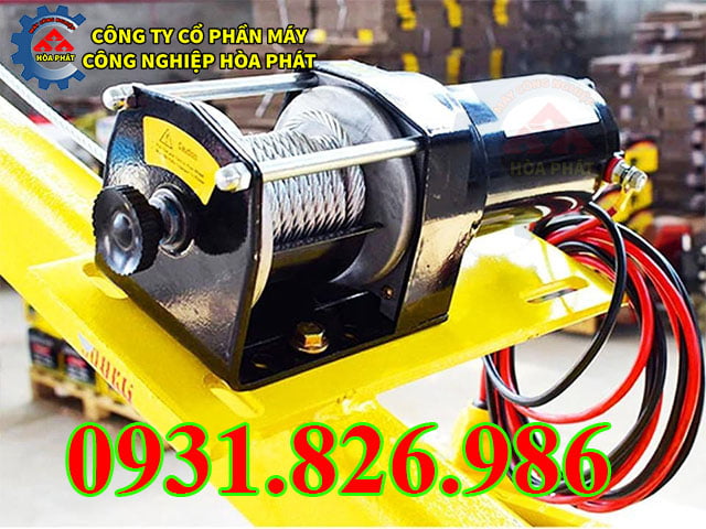 Tời điện ắc quy 12V 2000lbs lắp trên khung xoay 360 độ.