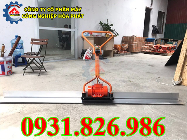 Đầm thước bê tông chạy điện 220V hàng nhập khẩu.